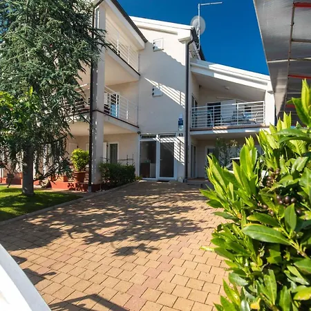 Ruža Apartament *
